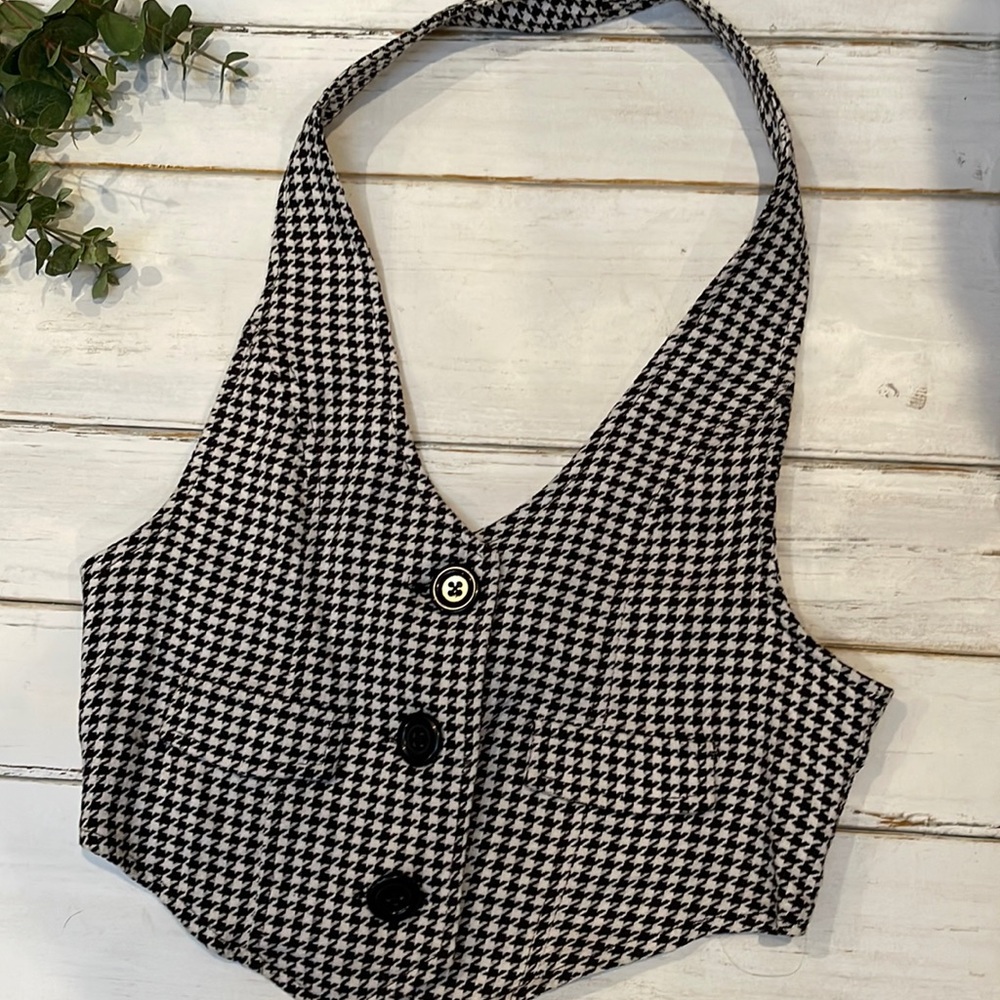 ❤️5 for 25❤️ Black and White Print Vest/ M